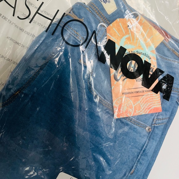 New Fashion Nova Stretch Shorts Size 5 - Picture 4 of 5